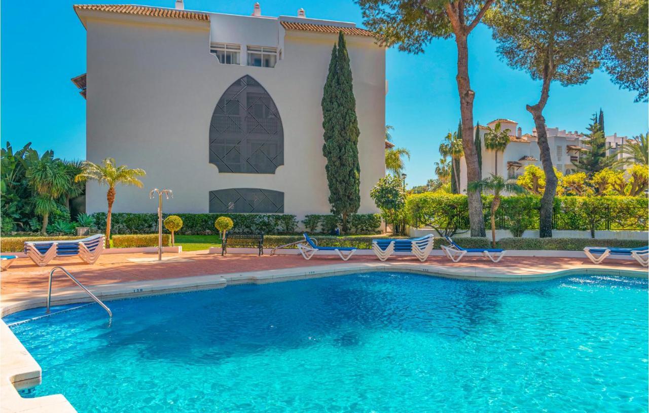 Lovely Apartment In Marbella With Kitchenette Exterior photo