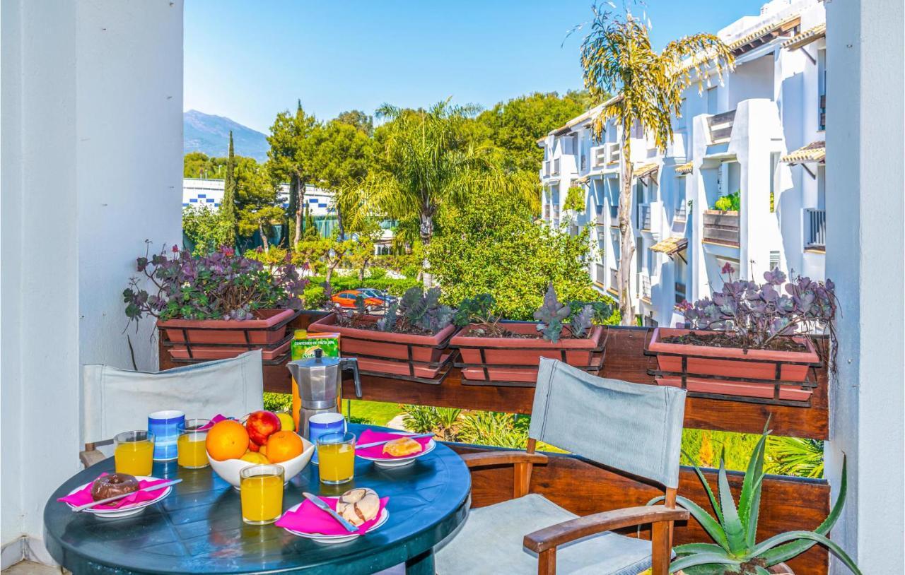 Lovely Apartment In Marbella With Kitchenette Exterior photo