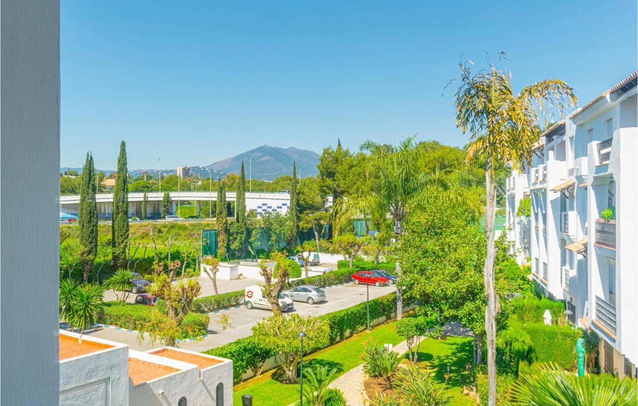 Lovely Apartment In Marbella With Kitchenette Exterior photo