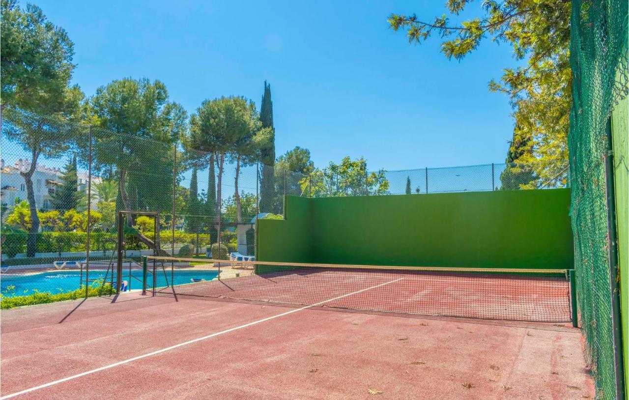 Lovely Apartment In Marbella With Kitchenette Exterior photo